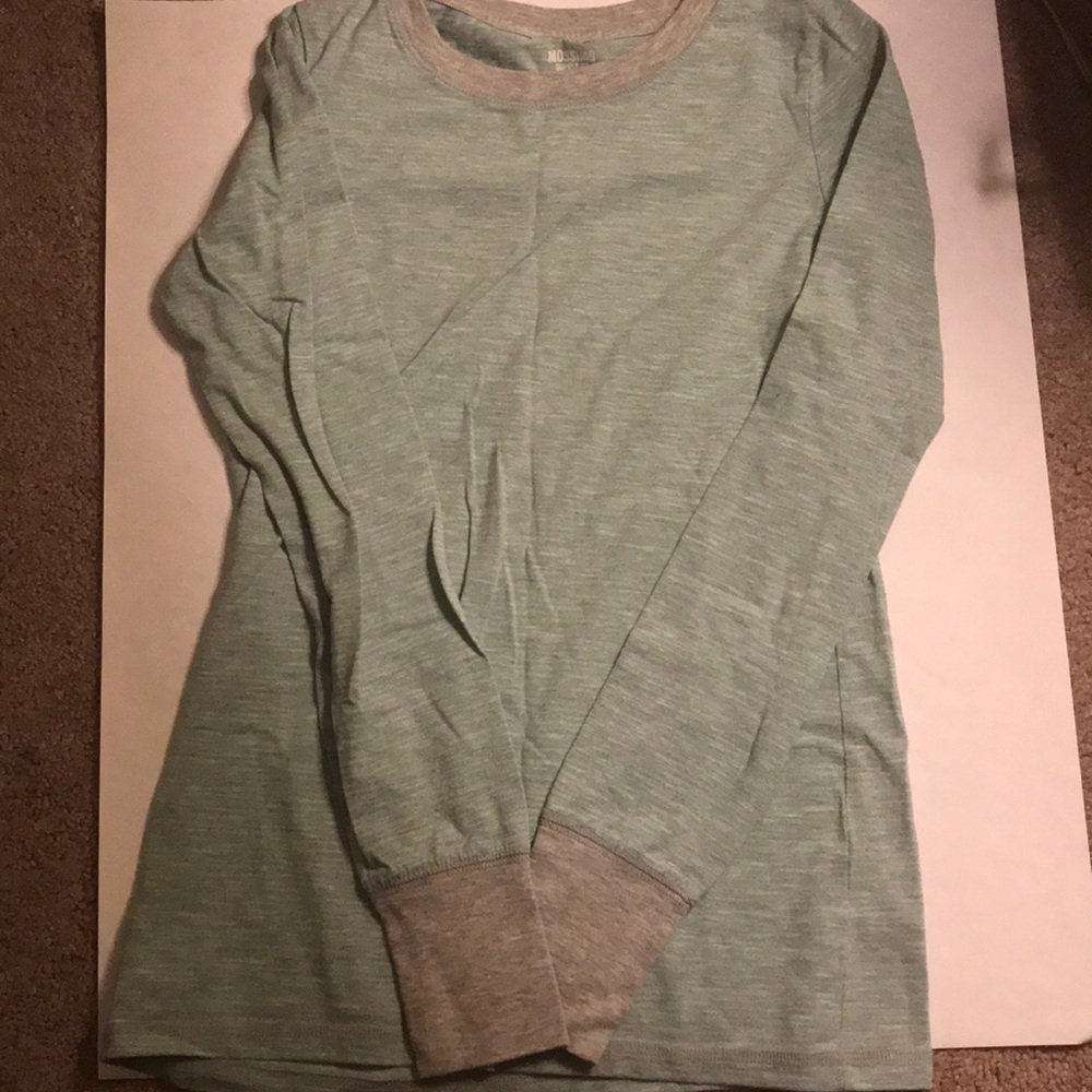 2 Girls shirts